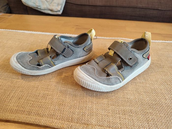 Sandales fermées / baskets ouvertes à scratch Kickers en 30 - photo numéro 3