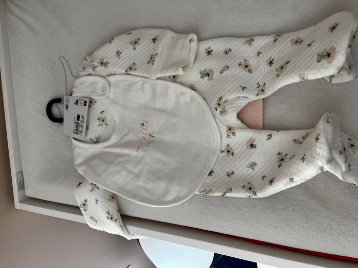 Lot Bodie pyjama bavoir - photo numéro 5