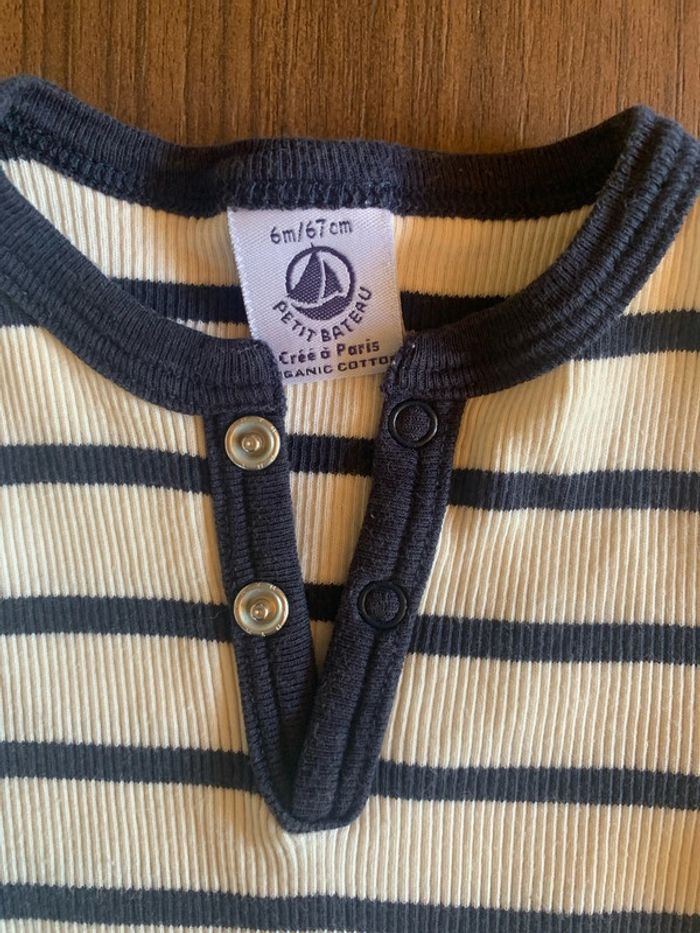 Body 6 mois Petit Bateau marinière - photo numéro 2