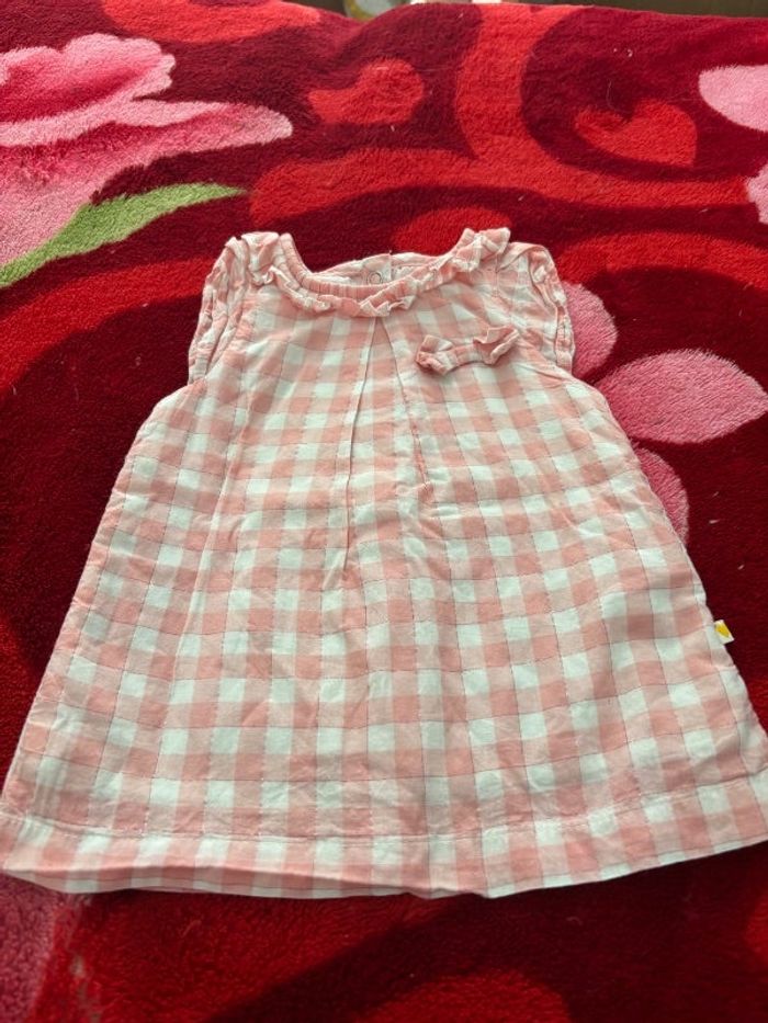 Robe d’été à carreaux aux noeud papillon