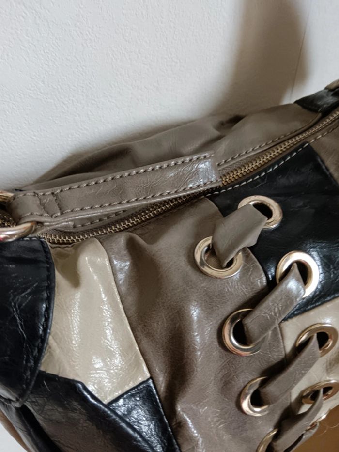 Sac bandoulière Guess vintage - photo numéro 4