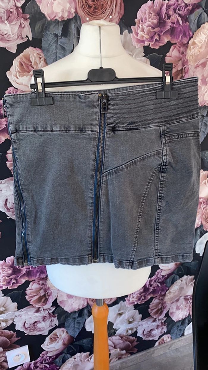 Jupe en jean noir extensible taille 42
