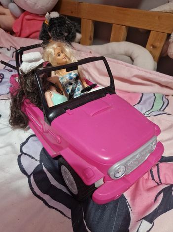 4×4 barbies + 2 barbies