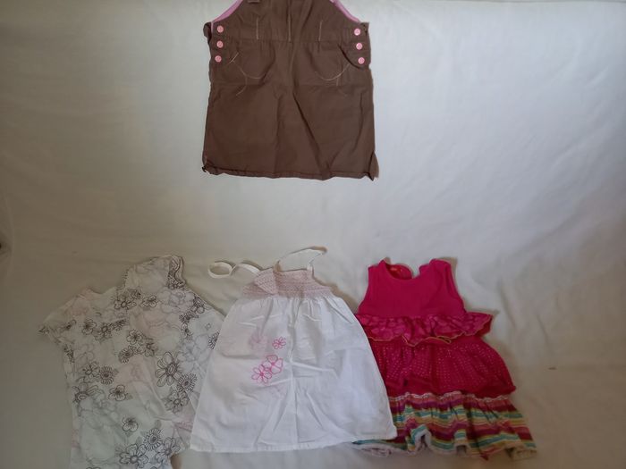 Lot 4 robes👗 été 24 mois