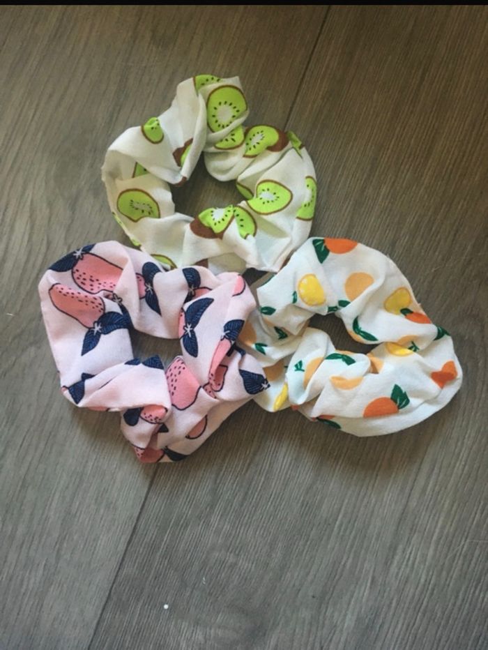 Lot de 3 chouchous NEUFS en tissu couleurs d’Été