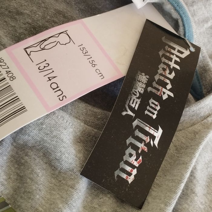 T-Shirt Neuf 13/14 ans Attack on Titan - photo numéro 8