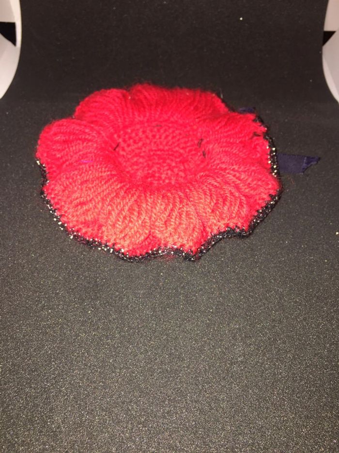Vintage chapeau rouge en laine pour poupée - photo numéro 4