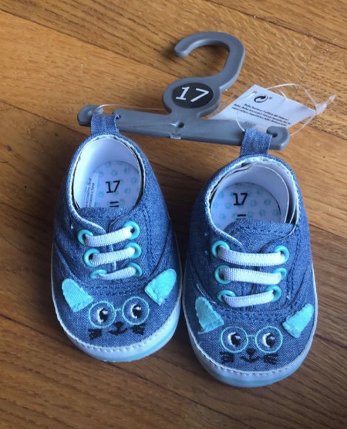 Lot chaussons / chaussures  - 4 paires - photo numéro 5