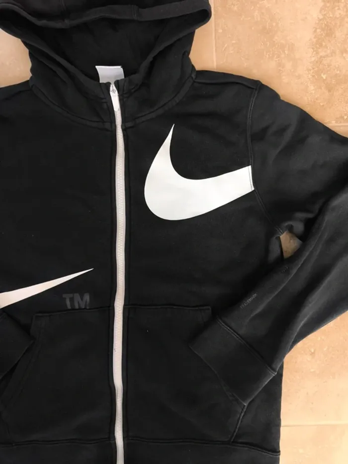 Sweat capuche zippé garçon noir et blanc L 147-153cm excellent état TradeMark 1972 swoosh - photo numéro 3