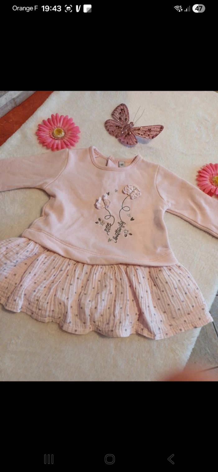 Robe bébé taille 6 mois - photo numéro 1