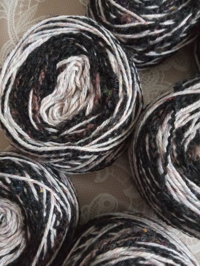 Lot de 6 Pelotes Fantaisies Multicolores (635g) - photo numéro 3