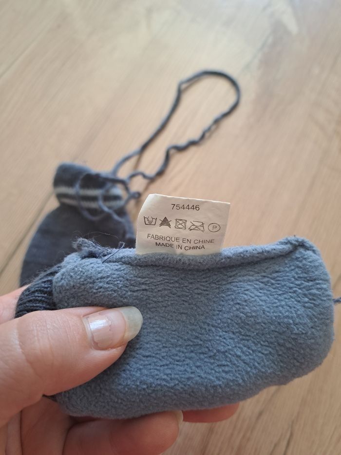 Paire de gants taille 6-12 mois - photo numéro 3