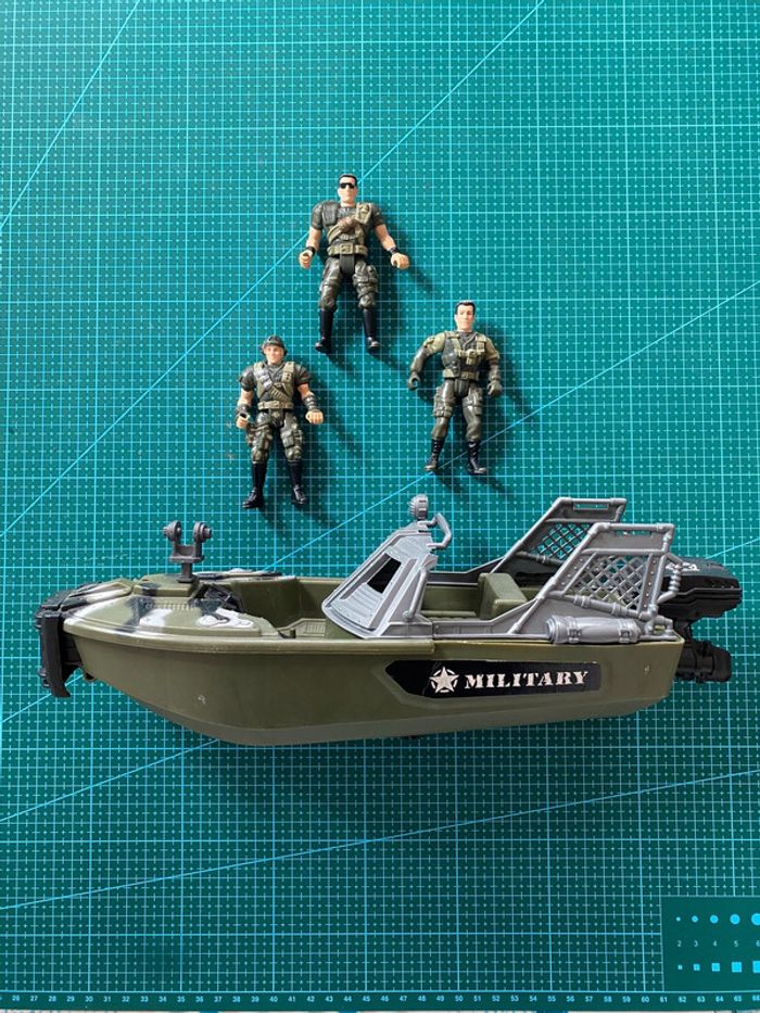 Figurines Soldats + bateau - GIJOE Action Force Cops