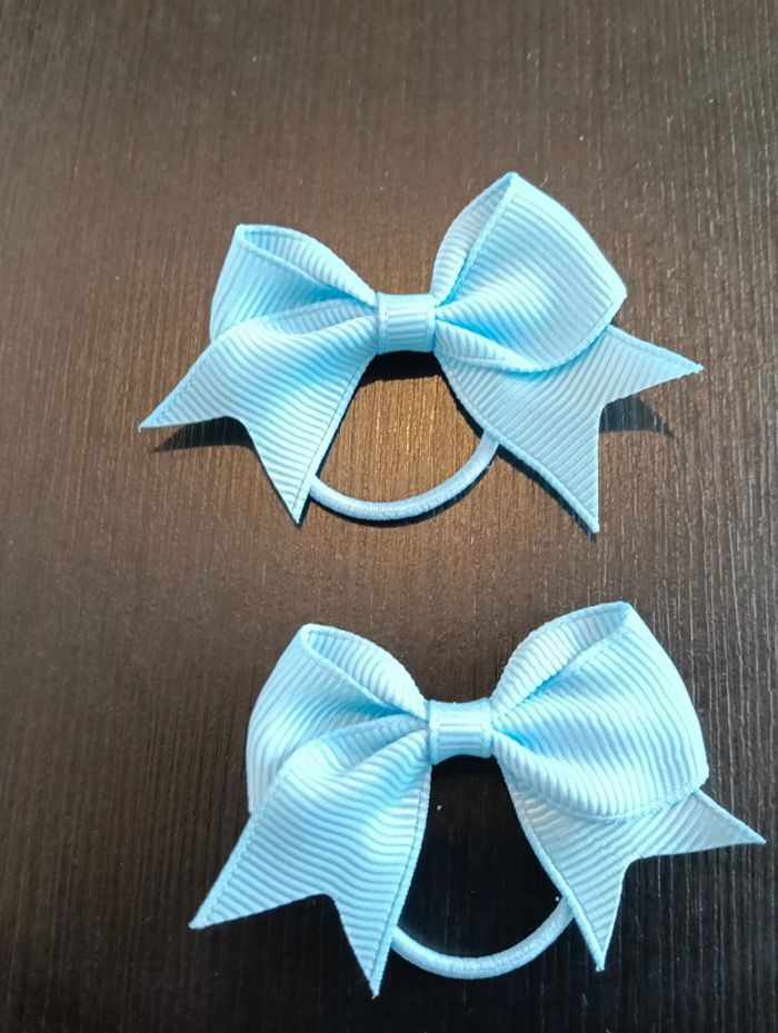 Élastique nœud papillon neuf bleu clair