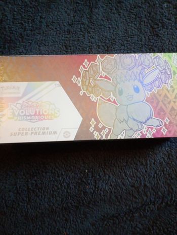 Pokémon UPC Évolutions Prismatiques Évoli – FR scellée
