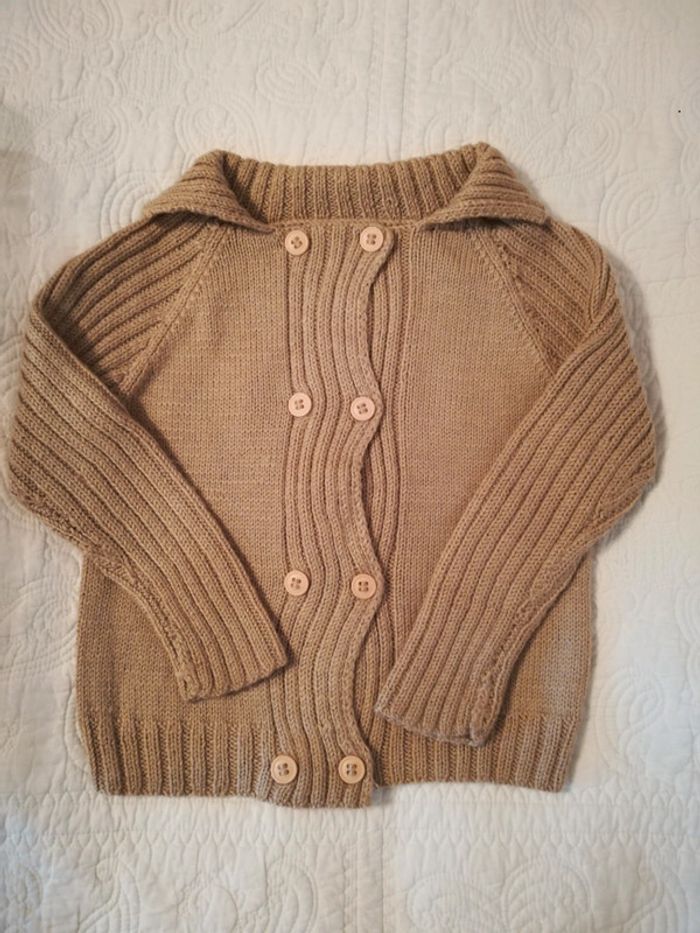 Gilet beige - à boutons - fait main - 6 ans