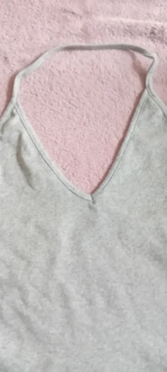 Petit croc top gris col en v shein taille M en parfait état - photo numéro 5