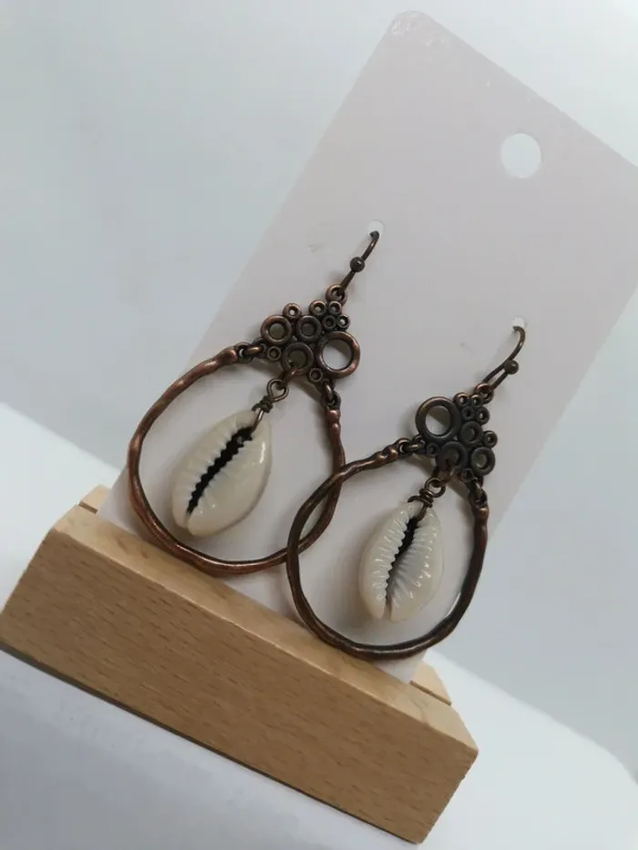 Boucles d'oreilles coquillage et alliage vieilli - photo numéro 3