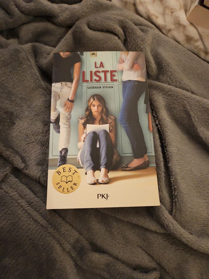 La liste, livre format poche, de siobhan Viviane, collection pkj