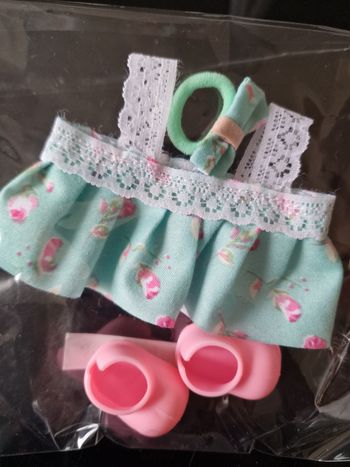 Robe pour poupée style labubu