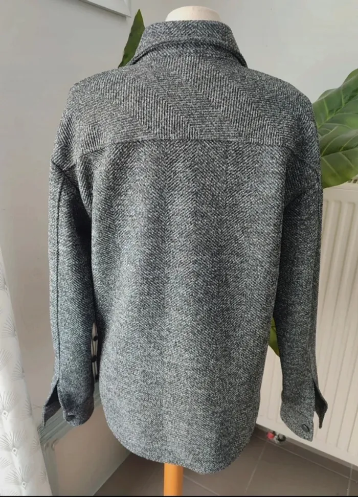 Jolie veste / Surchemise - photo numéro 3