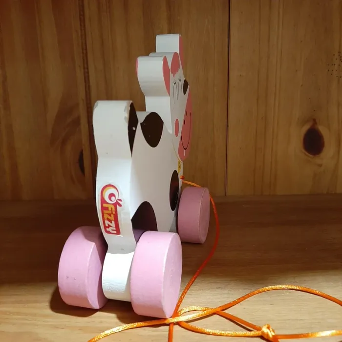 Jouet à tirer Vache en bois - photo numéro 5