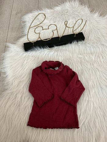 Très beau pull rouge bordeaux 🥰 taille 12 mois kiabi