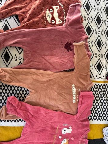 Lot pyjamas taille 1 mois 