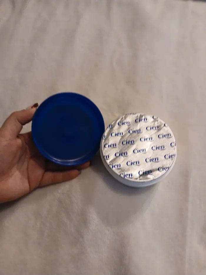 Crème visage & corps neuf jamais ouvert - photo numéro 3