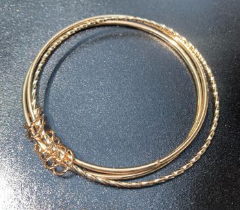 Joli bracelet trois anneaux neuf taille unique