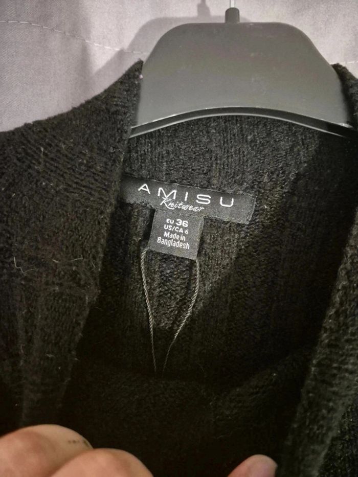 Pull noire - photo numéro 4
