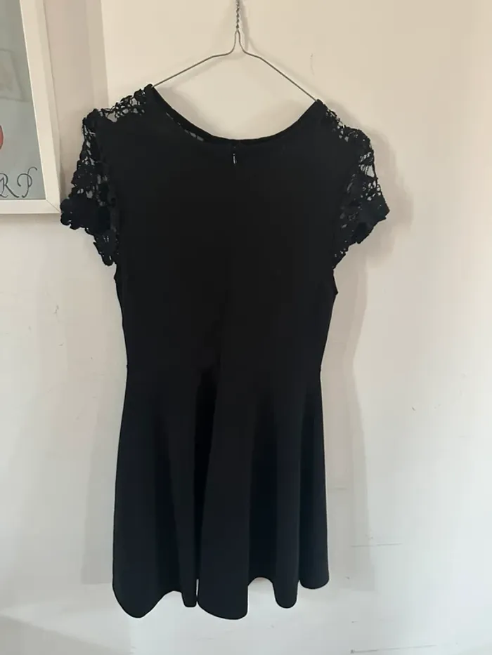Petite robe noire, SHEIN taille xs - photo numéro 4