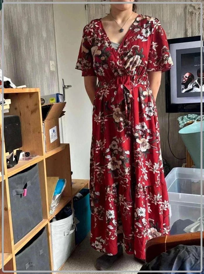Magnifique robe fleurie taille 38 marque ranlege