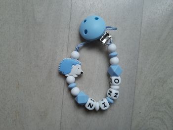 Attache tétine herisson 