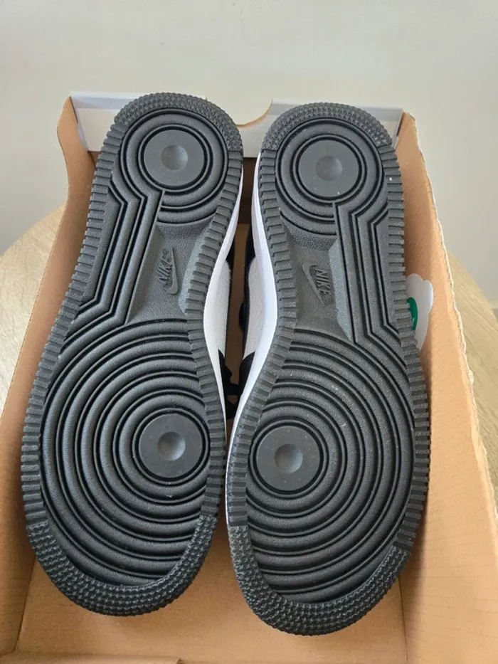 Nike air force 1 taille 38,5 neuves blanc noir - photo numéro 8