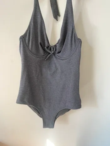 Maillot de bain, une pièce
