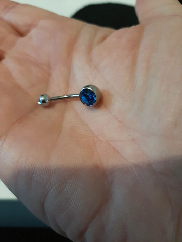 Piercing nombril - photo numéro 8