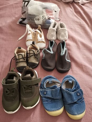 Lot de chaussures bébé