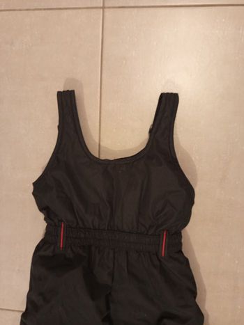Très belle salopette de ski 5 ans chaude et imperméable noire