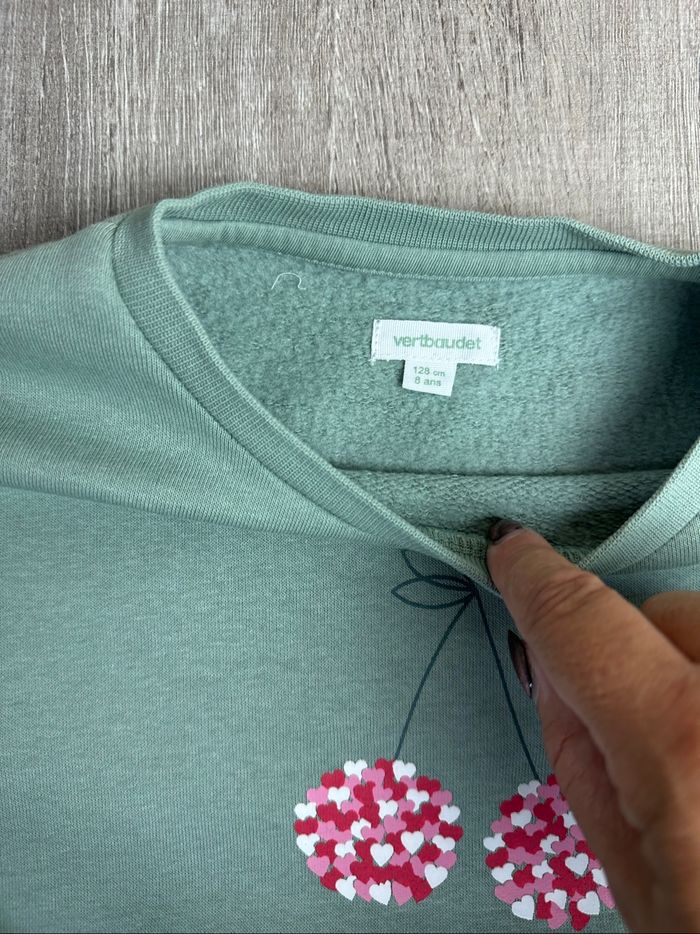 Pull motif cerise - taille 8 ans - photo numéro 6