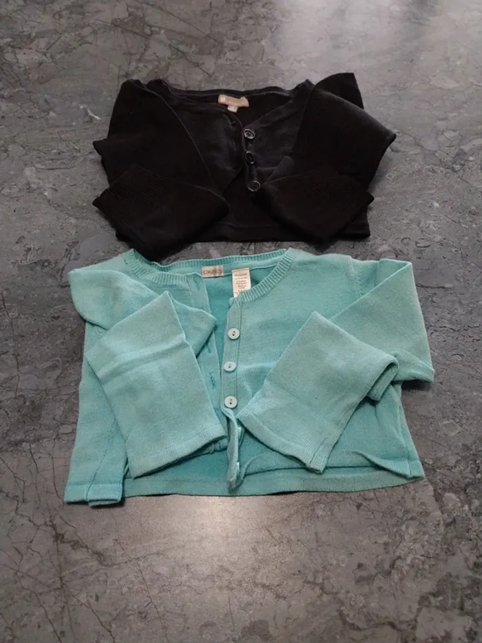 Gilet court T.4 ans