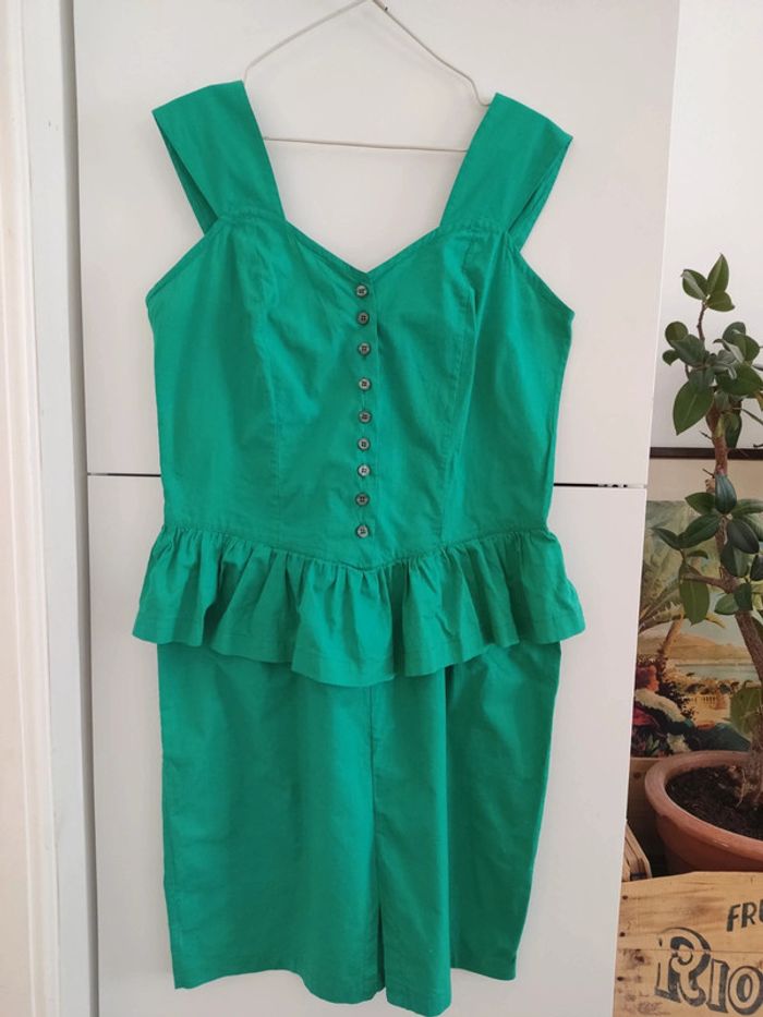 Robe verte en coton à basque