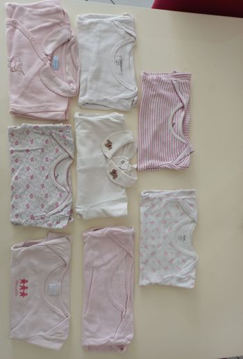 Lot de vêtements fille en 18 mois mi saison en bon état