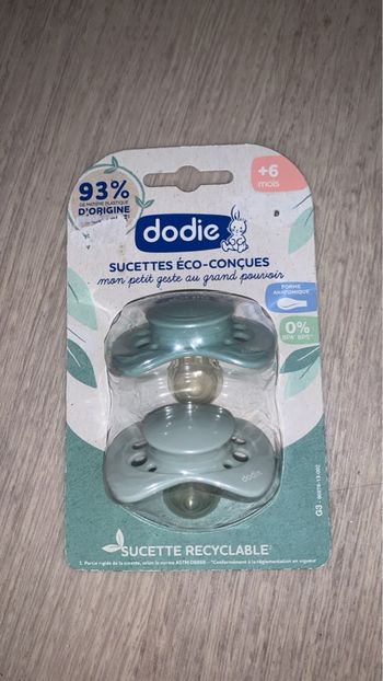 Sucettes dodie Neuf  +6 mois