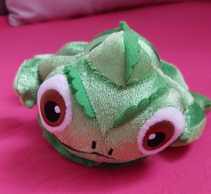 Peluche Pascal du disney Raiponce - photo numéro 2