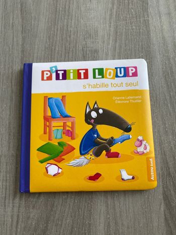 Livre p’tit loup s’habille tout seul