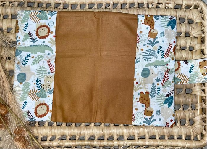 Protège carnet de santé fait main en velours et tissu à motifs 😍 - photo numéro 2