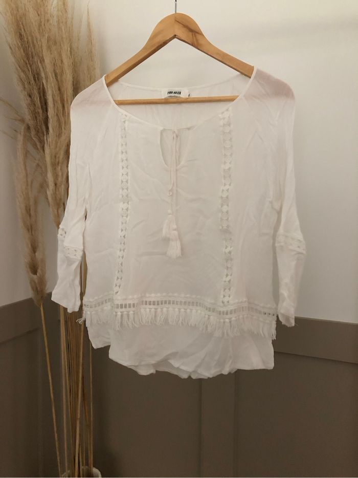Blouse blanche bohème broderie TU correspond à du 36