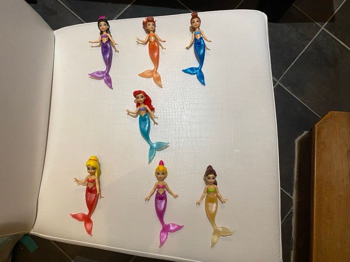 Figurine soeur ariel la petite sirène