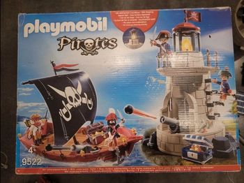 Chaloupe de pirate et phare playmobil 9522